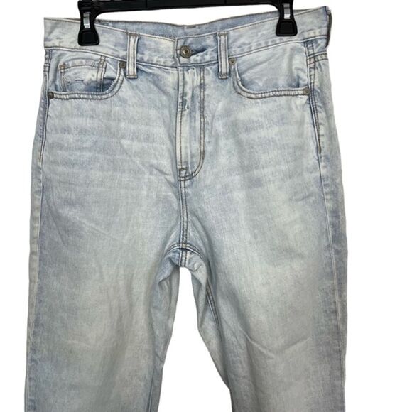 AMERICAN EAGLE MOM JEAN High Rise Distressed Light Blue Wash Raw Hem Jeans sz 4 - Picture 4 of 16